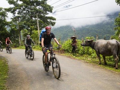 batch_Sapa - Biking (4)
