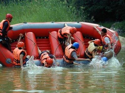 Boat overturning in the river of Jeram Besu