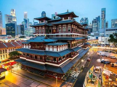 Buddha Tooth Relic Temple at Chinatown in Singapore