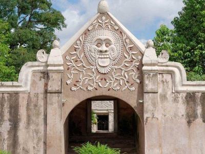 Entrance to Water Temple in Yogyakarta