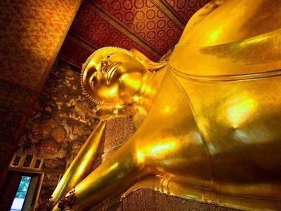 Golden Buddha statue in Bangkok