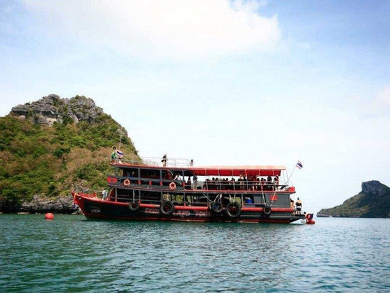 Local boat in Angthong Marine Park