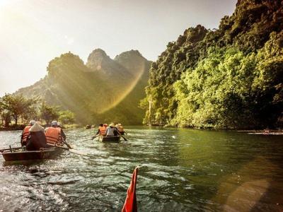 Ninh Binh City & Thien Ha Cave Exploration Adventure