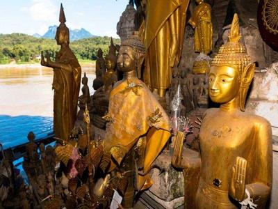 Pak Ou Cave buddha statues