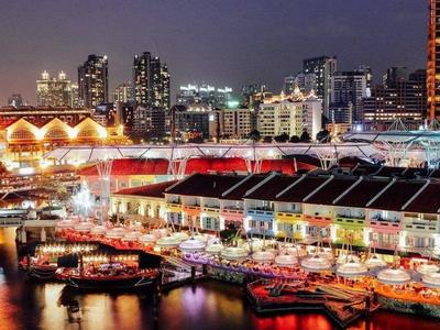 Singapore beautiful coastlines at night