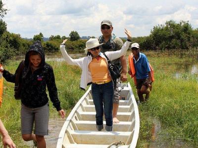 strolling through lake Loagan Bunut