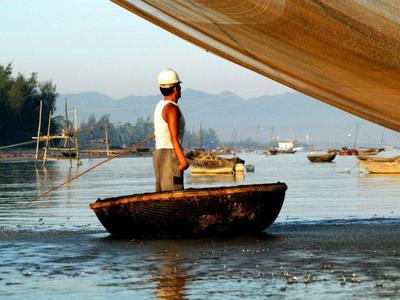 Traditional basketboat hoi an