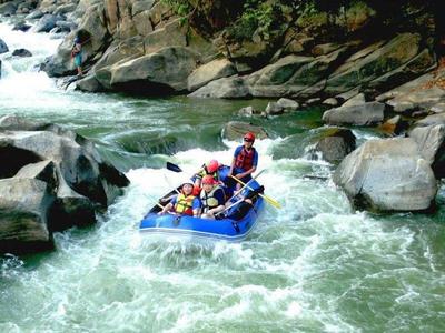 White water rafting at Mae Taeng River